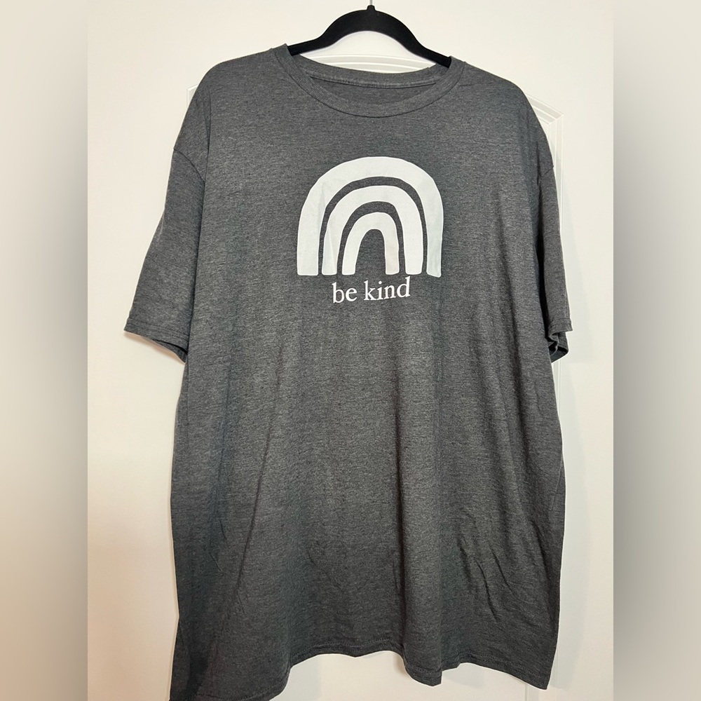 Gray 'Be Kind' T-Shirt
